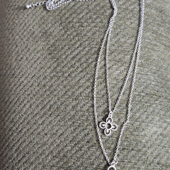 Retro Silver Tone Double Strand Dainty Flower Chain Statement Necklace - Picture 7 of 9
